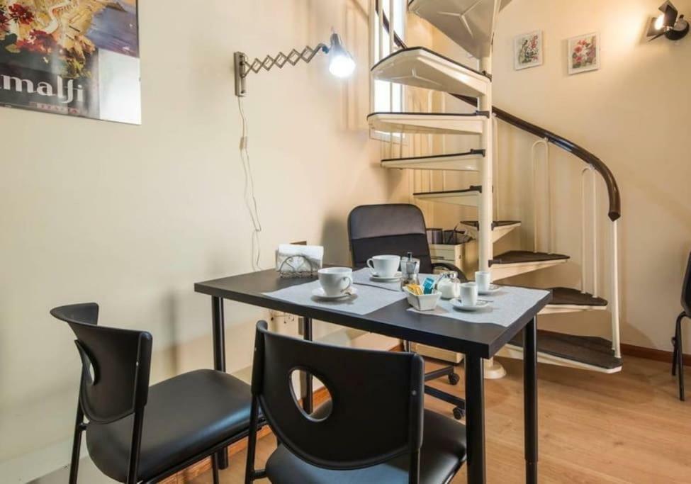 Bilocale In Centro Apartment ซาแลร์โน ภายนอก รูปภาพ